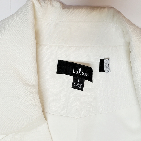 NWOT Lulus Posh and Flirty White Collared Cutout Sleeveless Romper Sz S - Picture 4 of 13